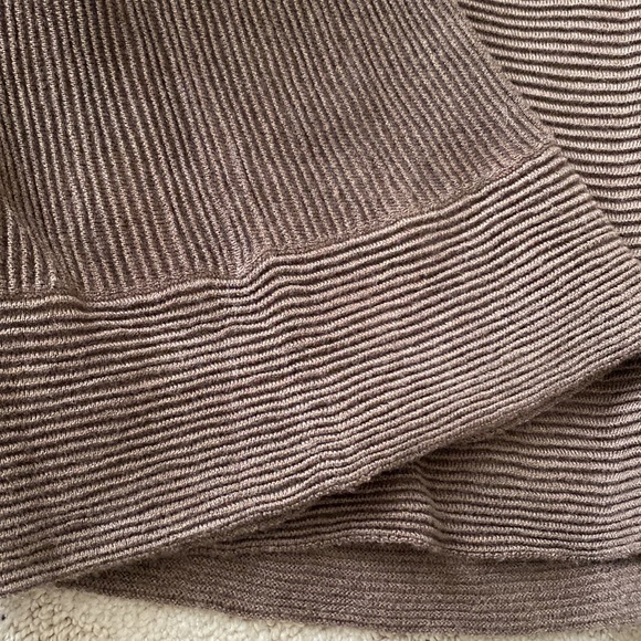 Stunning Free People Sweater - Picture 5 of 6